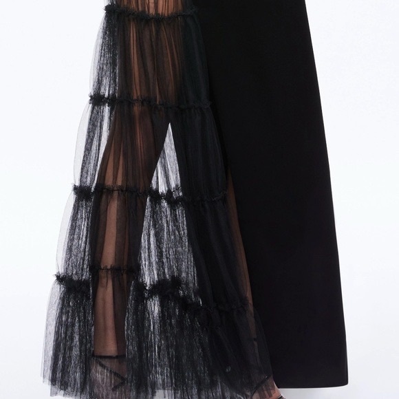 Elegant Black Halter Dress - Picture 5 of 5